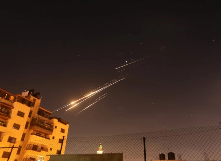 İsrail-İran Çatışması Petrol Fiyatlarını Yükseltti, Havayolu Hisseleri Düştü