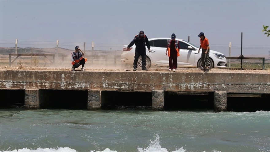 Şanlıurfa'da sulama kanalında akıntıya kapılan iki kişiden birinin cansız bedenine ulaşıldı