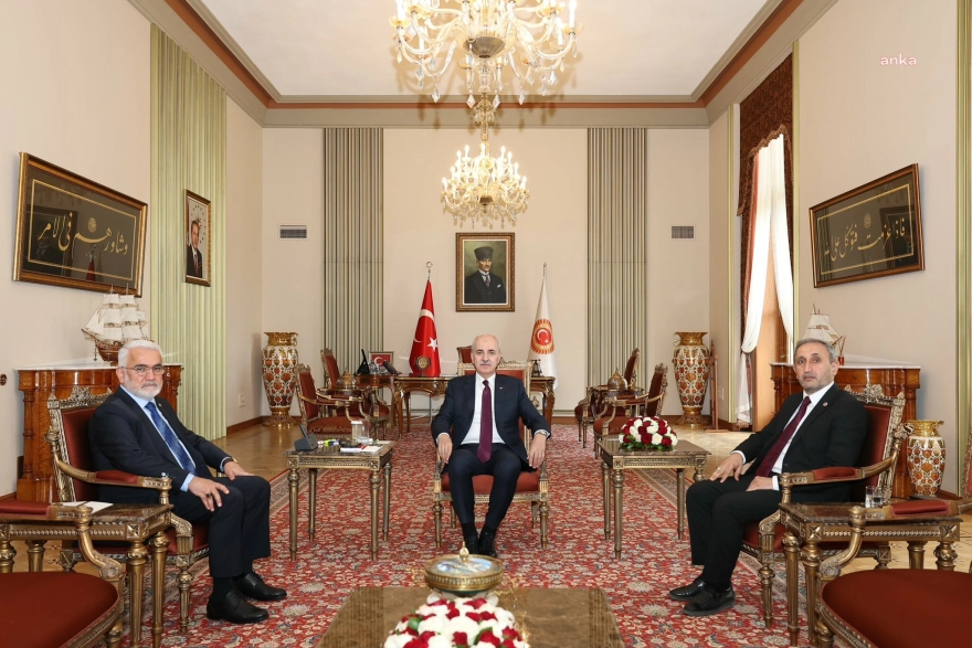 Türkiye Büyük Millet Meclisi Başkanı Kurtulmuş, HÜDA PAR Genel Başkanı Zekeriya Yapıcıoğlu'nu ağırladı.