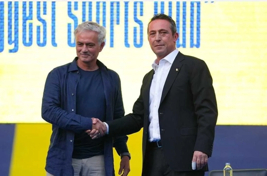 Fenerbahçe'de gözde oyuncu için sürpriz bir ayrılık bekleniyor; yönetim teklife sıcak bakıyor.