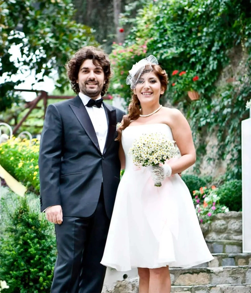 Hande Doğandemir, eski sevgilisiyle yeniden bir araya geldi