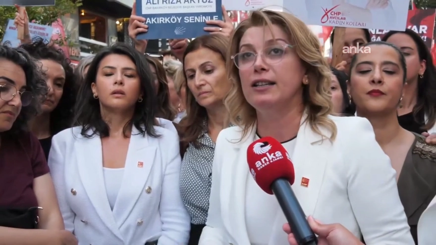 CHP Kadın Kolları Genel Başkanı Asu Kaya, tutuklanan her kadınla toplumsal çatışmanın körüklendiğini ve ortak yaşama dair umutların zedelendiğini belirtti.