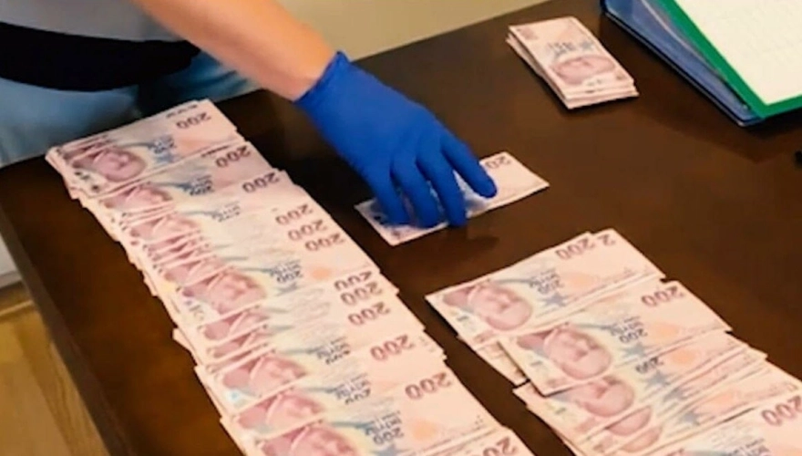 İcra müdürü rüşvet alırken yakalandı, paraya el konuldu