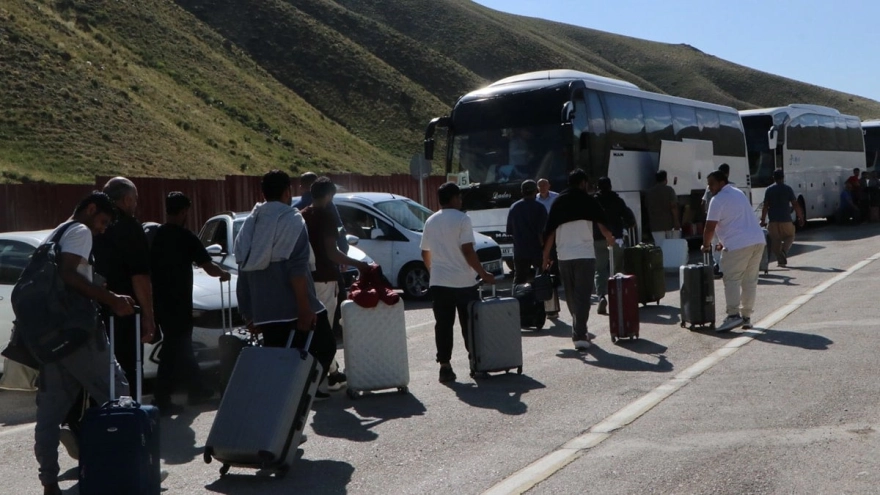 İran'dan tahliyeler devam ediyor: Umman vatandaşları Trabzon'a yöneldi