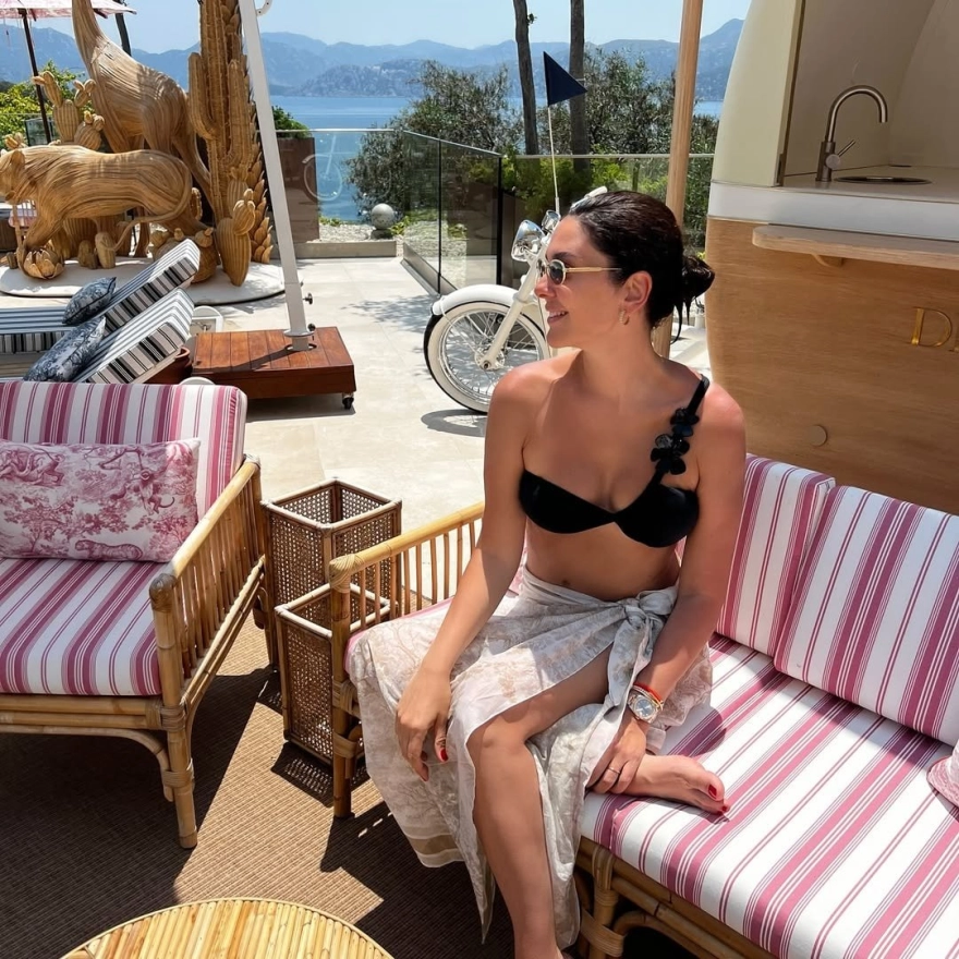 Ünlü Oyuncu 8 Ayda 25 Kilo Verdi, Bikinili Pozlarını Paylaştı