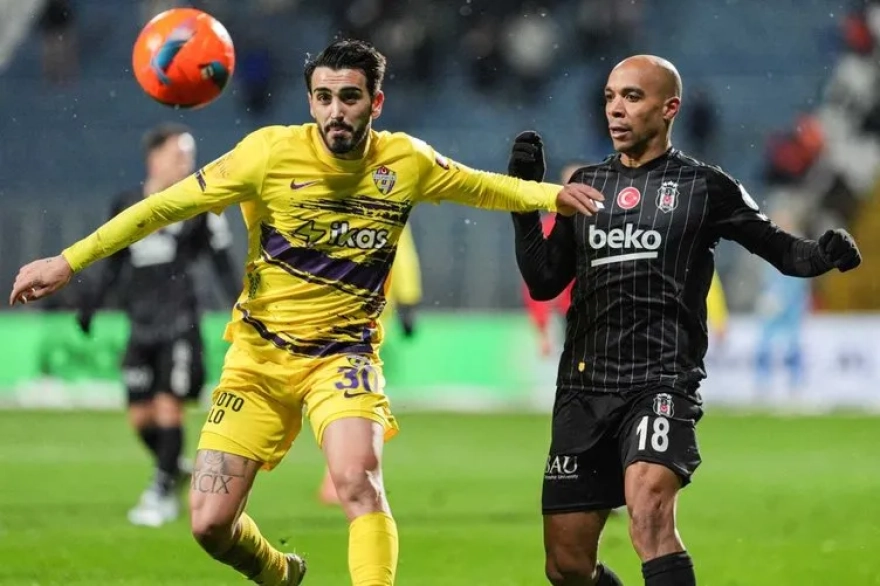 Beşiktaş'a transferde şans güldü! Yıldız futbolcuya Suudi Arabistan'dan ilgi var.