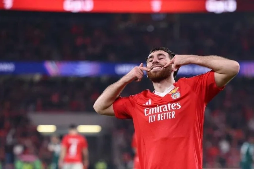 Süper Lig'in önde gelen ekibinden Orkun Kökçü için çarpıcı iddia! Portekiz basını transferi duyurdu.