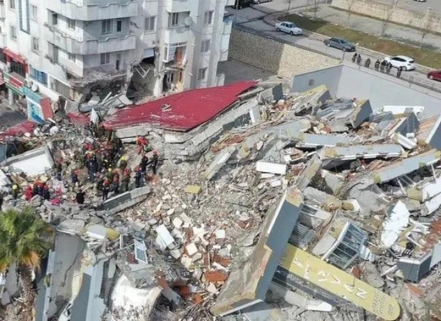 Ezgi Apartmanı'nın iç mimarı 876 yıl hapis istemiyle yargılanırken tahliye edildi