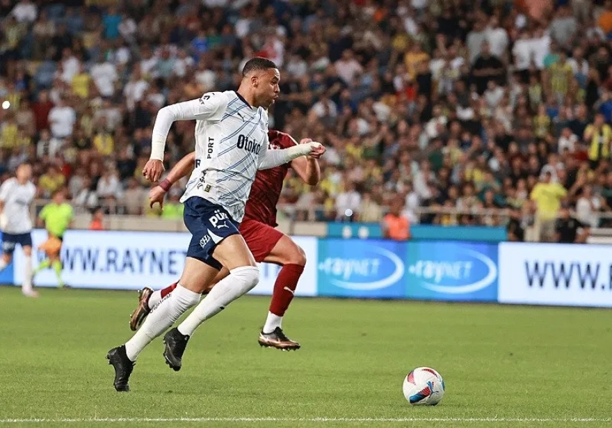 En-Nesyri'nin Geleceği Osimhen'e Bağlı: Suudi Transfer Planı Ortaya Çıktı