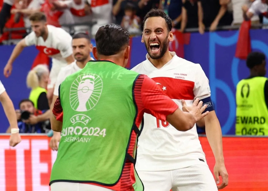 Hakan Çalhanoğlu'nun Galatasaray Kararı: İtalyan Basını Tarih Verdi