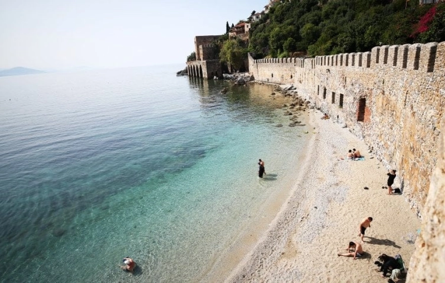 Ziyaretçiler Akın Ediyor, Ayrılmak İstemiyor!