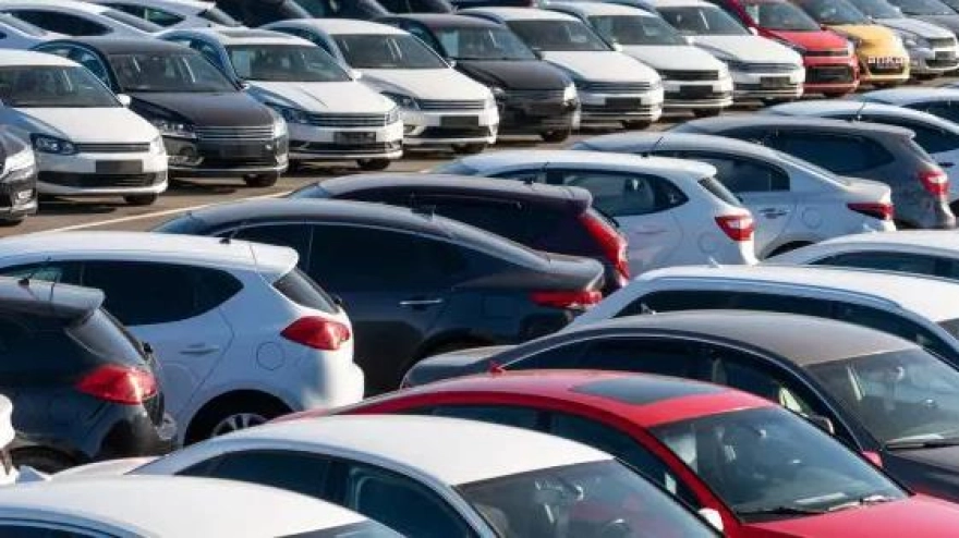 İkinci el araçta “6 ay – 6 bin km” kuralı ve ilan kısıtlaması uzatıldı