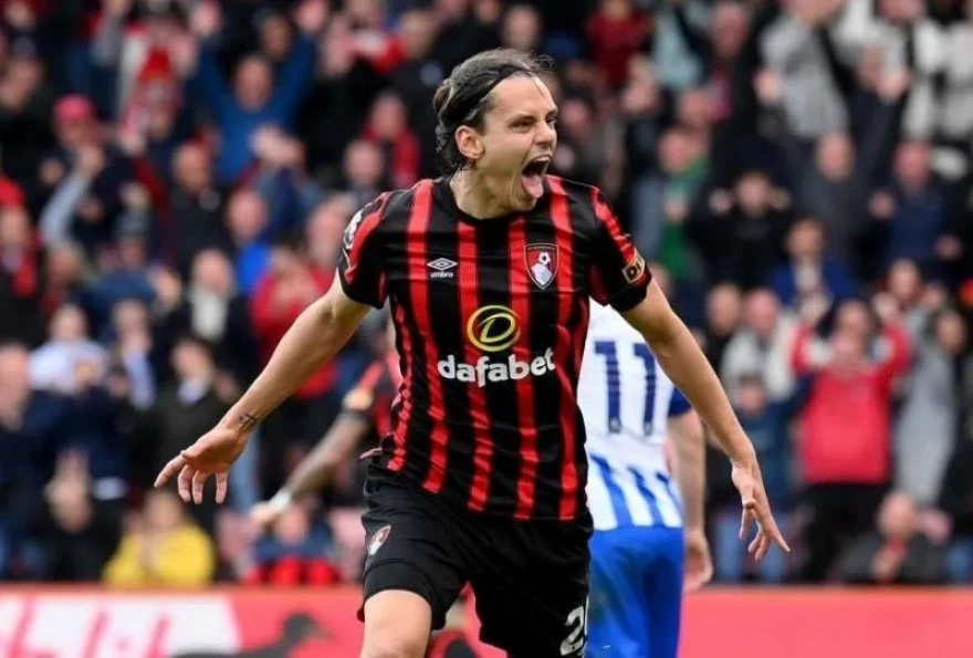 İngiltere Premier Lig'de Oynamış Türk Futbolcular: İki İsim Öne Çıkıyor