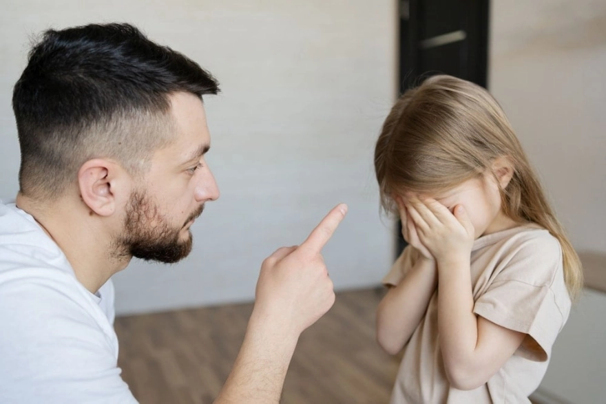 Farkında Olmadan Kullanılan Cümleler: Ebeveynler Dikkat!