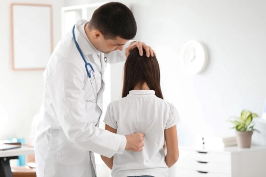 Çocuğunuzun Duruşuna Dikkat Ettiniz mi? Kalıcı Hasara Yol Açabilir