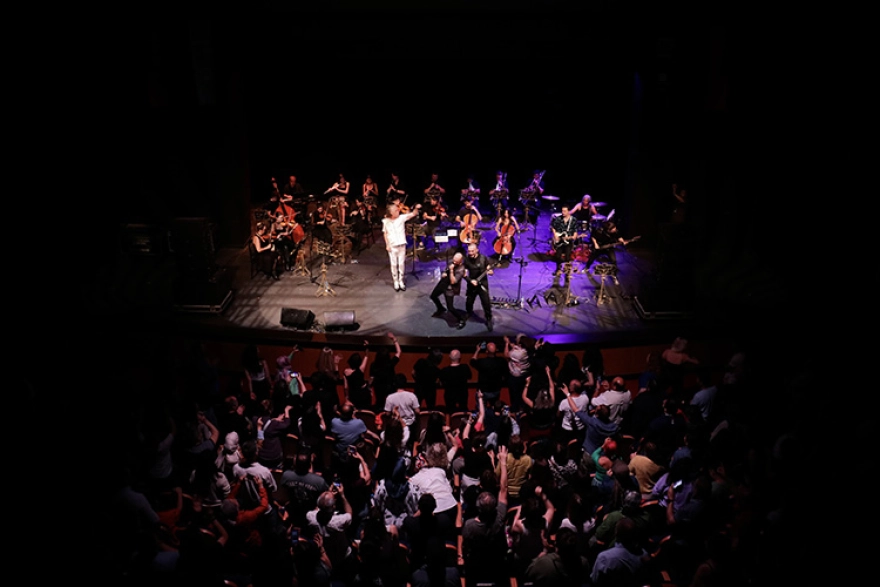 Uçan Şef'in Orkestrası 16 Yıldır Rock Parçalarını Senfonik Yorumluyor