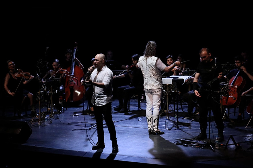 Uçan Şef'in Orkestrası 16 Yıldır Rock Parçalarını Senfonik Yorumluyor