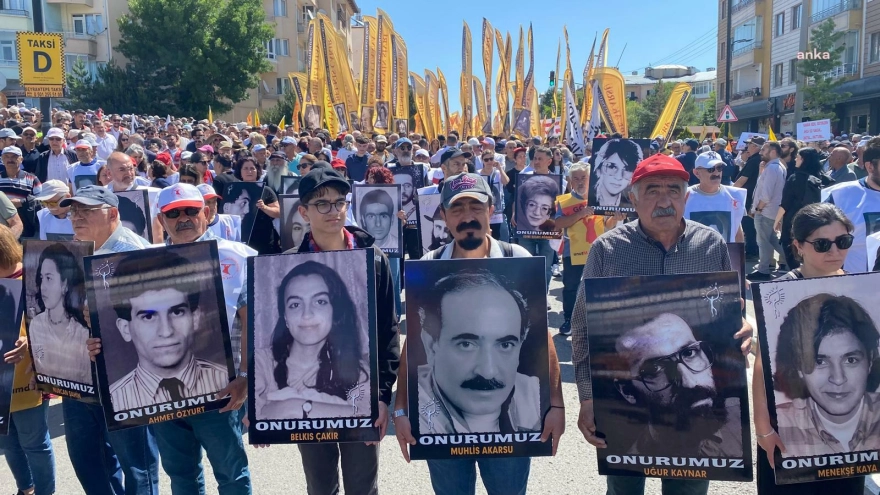 Sivas'ta Madımak Katliamı'nın 32. Yıl Dönümünde 33 Aydın Anıldı