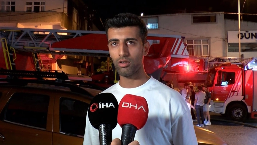 Gaziosmanpaşa'da üç katlı binanın çatısında yangın çıktı