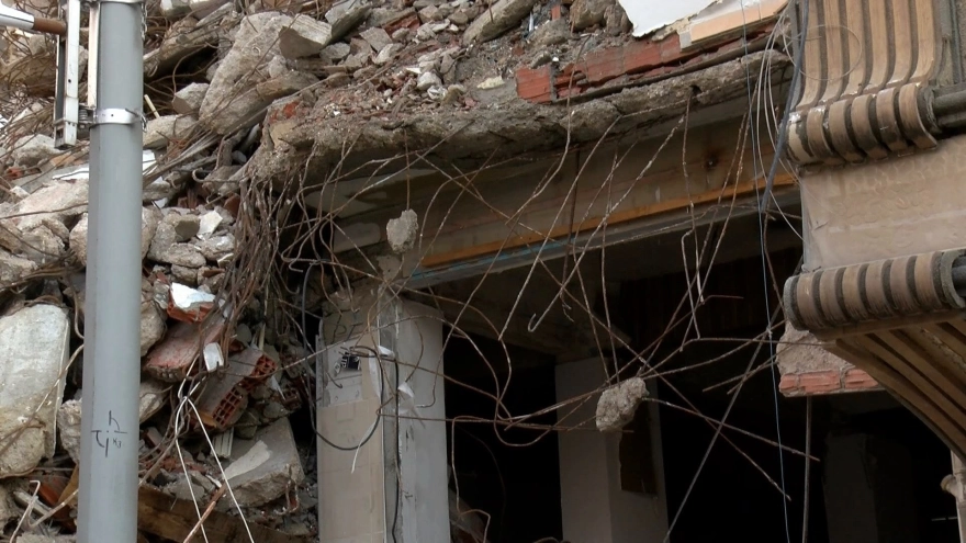 Kontrollü Yıkım Sırasında 'Kurtlar Vadisi' Oyuncusunun Evi Hasar Gördü