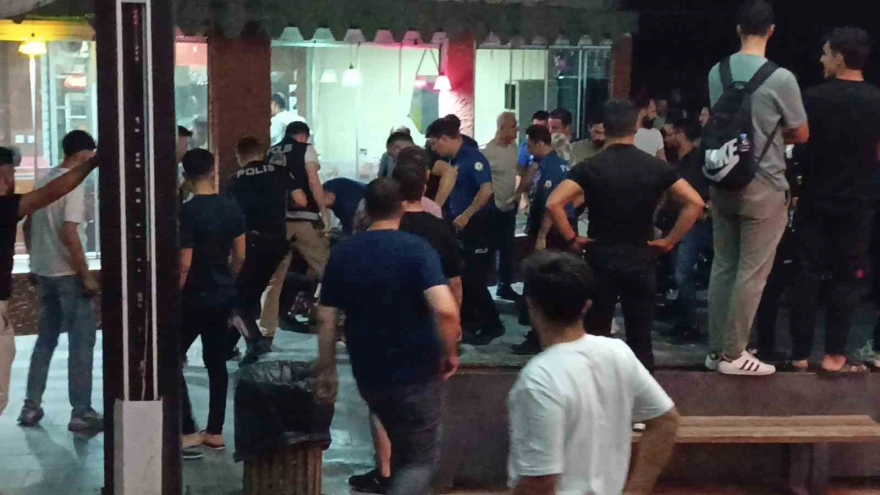 Batman'da apartman girişine sığınan firari ikna sonrası teslim oldu