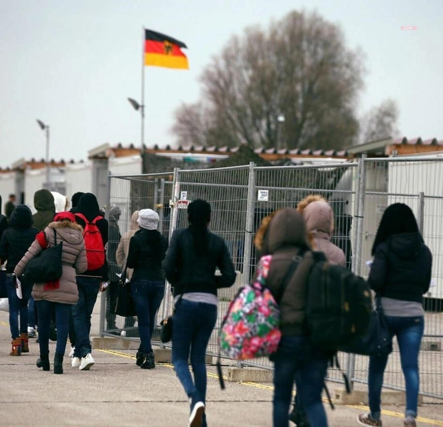 Almanya'da sığınma başvuruları ciddi oranda azaldı