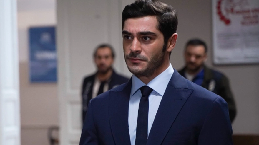 Fırat Çelik, Nilperi Şahinkaya ile Kavgasını Açıkladı: Bardaklar Fırlatılmıştı