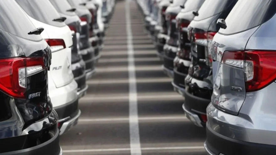 Japon otomobil üreticileri ayakta kalabilmek için fiyatları düşürdü