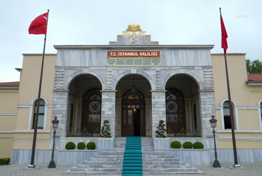 İstanbul Valiliği, 'yüksek sesle Kürtçe müzik' ve 'darp' iddialarını reddetti, olayın soruşturulması için müfettiş talep edildi