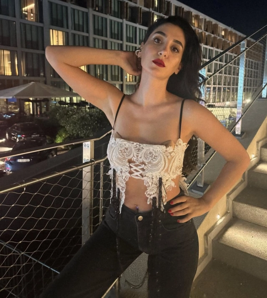 Sitare Akbaş nişanlandı... Kızıl Goncalar'ın Birgül'ü tarzıyla dikkat çekti