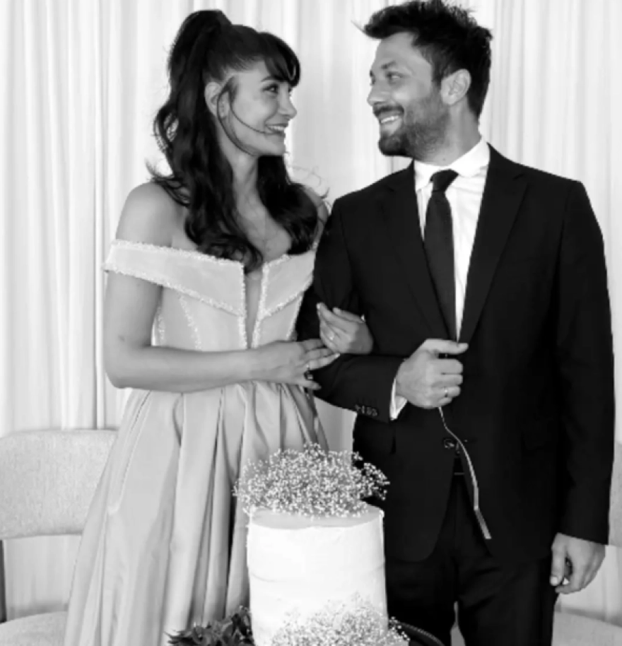 Sitare Akbaş nişanlandı... Kızıl Goncalar'ın Birgül'ü tarzıyla dikkat çekti