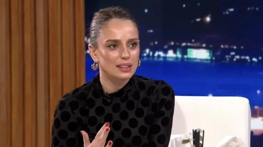 İhanet itirafıyla gündeme gelen oyuncu, yeni aşkıyla ilk fotoğrafını paylaştı