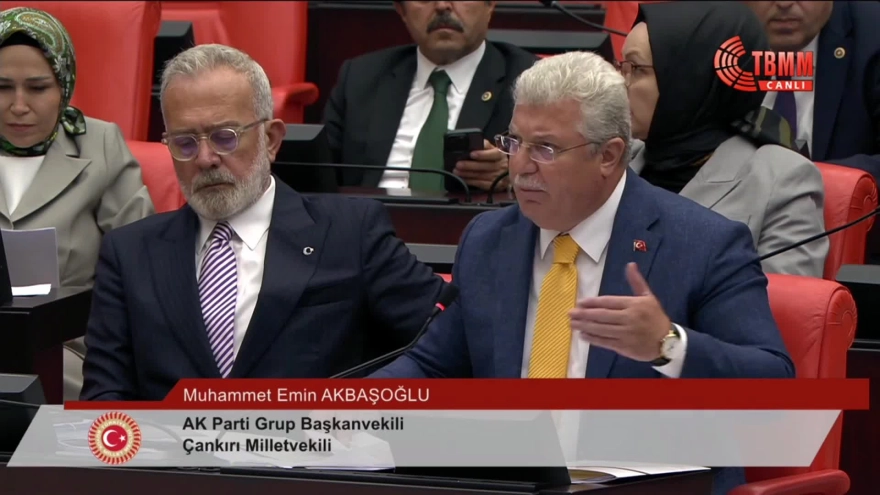 Türkiye Büyük Millet Meclisi Genel Kurulu'nda AK Parti Bursa Milletvekili Mustafa Varank ile CHP Grup Başkanvekili Ali Mahir Başarır arasındaki 