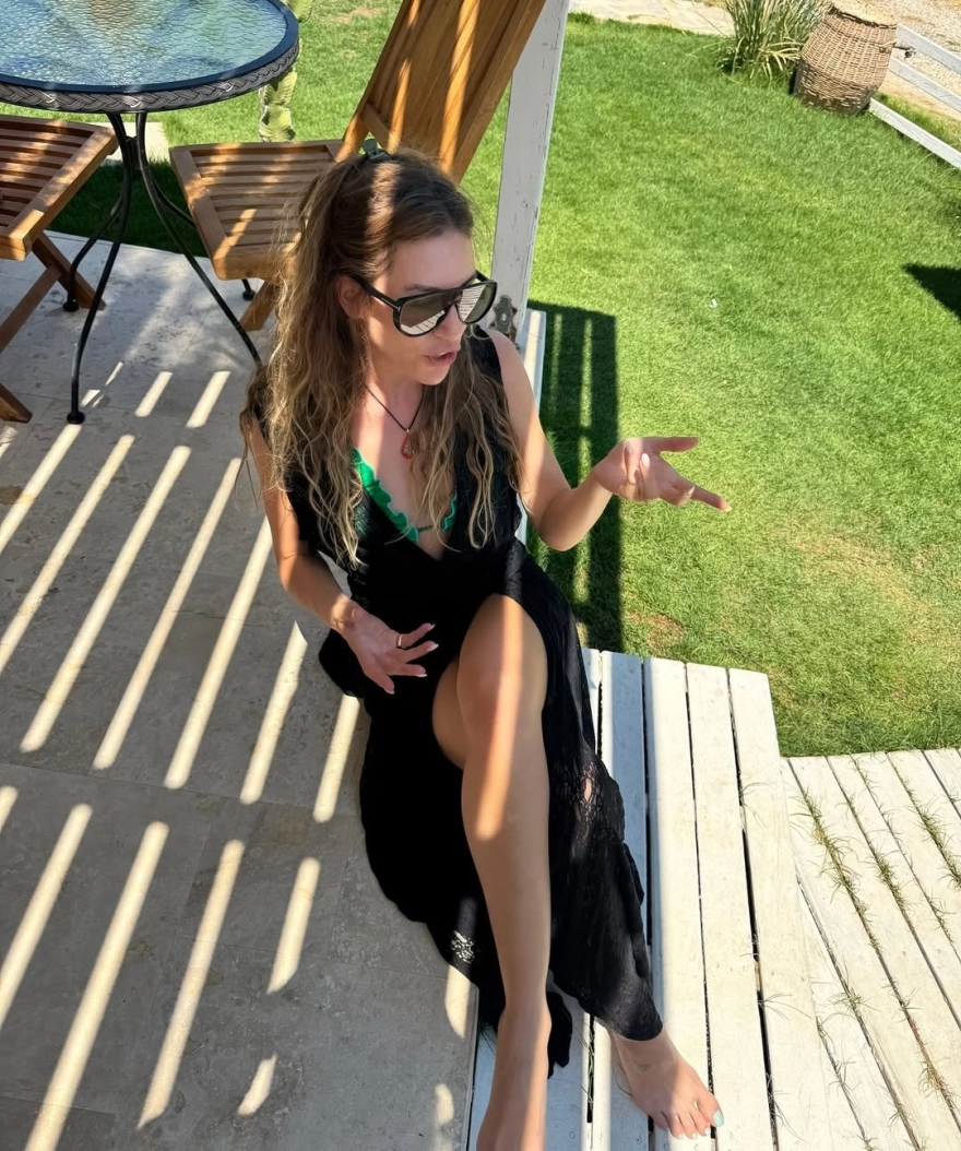 Sinem Kobal ve Kenan İmirzalıoğlu'nun Çeşme'deki Romantik Anları