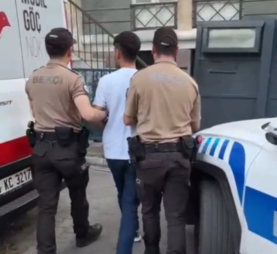 Göçmen kaçakçısı zanlısı polisten kaçamadı