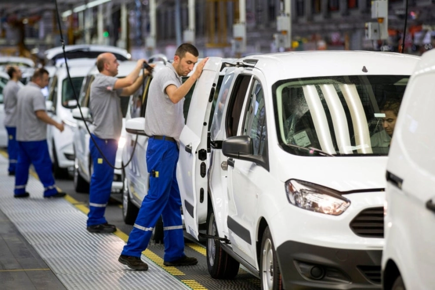 Ford, Yangın Riski Taşıyan Yüz Binlerce Aracını Geri Çağırıyor