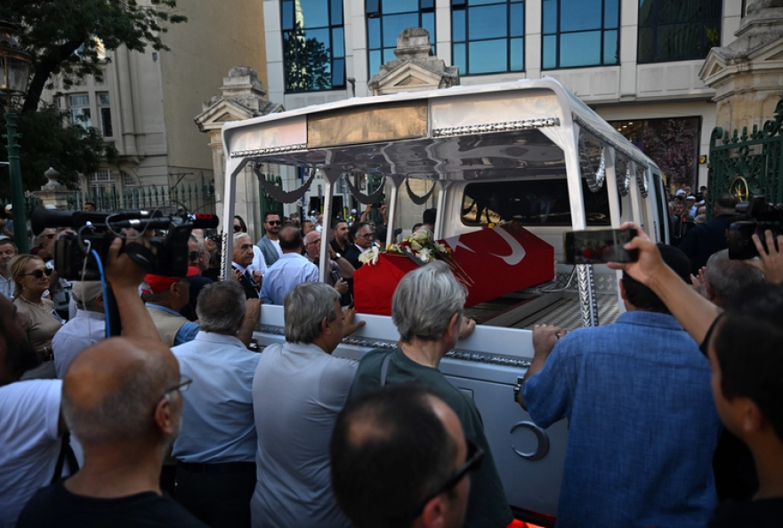 Eski CHP Genel Başkanı Öymen, İstanbul'da son yolculuğuna uğurlandı