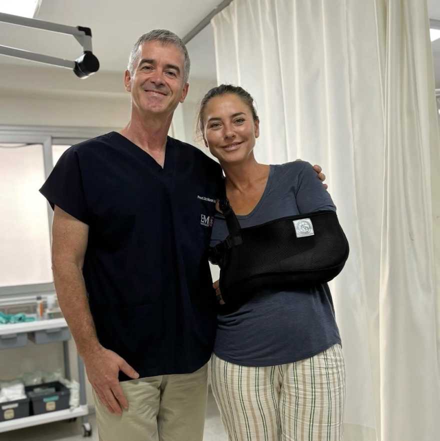 Ece Uslu tatilde hastaneye kaldırıldı, ameliyat edildi ve 16 dikiş atıldı.