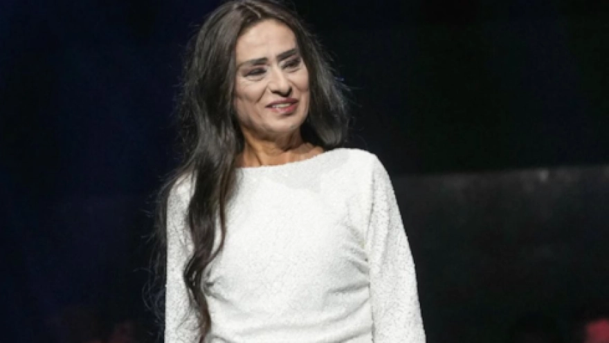 Yıldız Tilbe, 'Çok Zormuş' Diyerek Hastalığını Açıkladı: Mikrofon Tutması Bile Yasaklandı