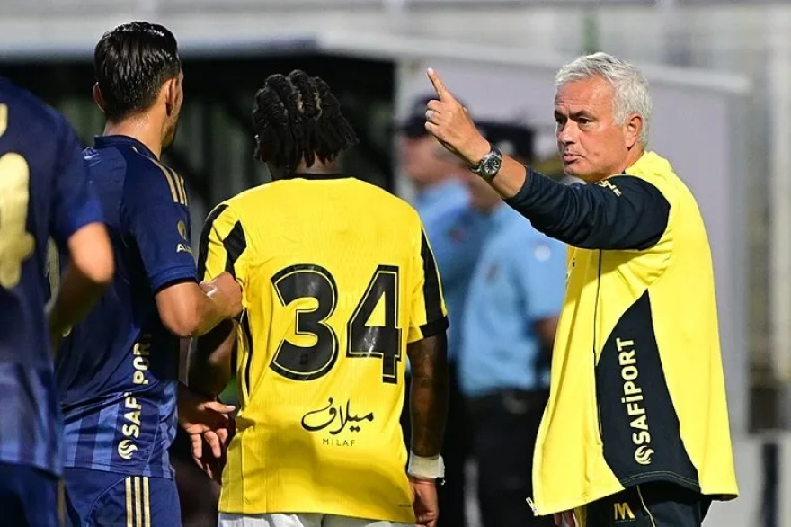 Al-Ittihad maçı sonrası Mourinho'nun sözleri gündeme oturdu ve taraftarların tepkisini çekti.