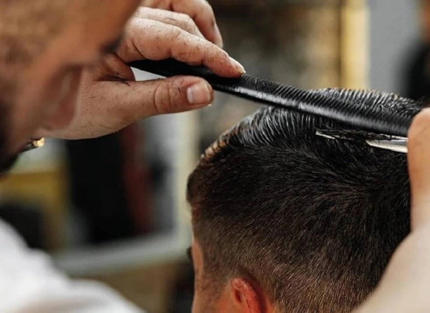 Berberlerde Tıraş Olurken Dikkat: Hepatit Riski Uyarısı