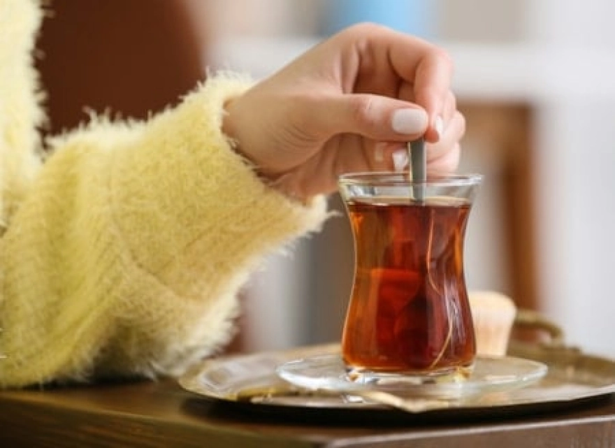 Bu bardaklardan çay içmeyin: Zararlı madde üretiyorlar