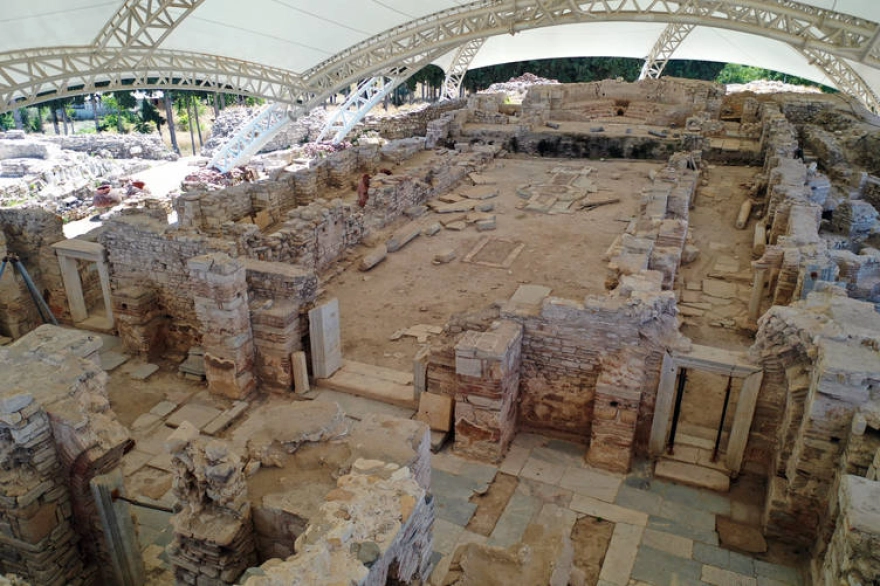 Kadıkalesi'ndeki Kazılarda Cam ve Seramik Üretimine Dair İzler Ortaya Çıkarıldı