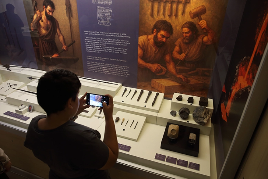 Yaklaşık 3 bin 500 Yıllık Demir Eserler Boğazköy Müzesi'nde Sergileniyor