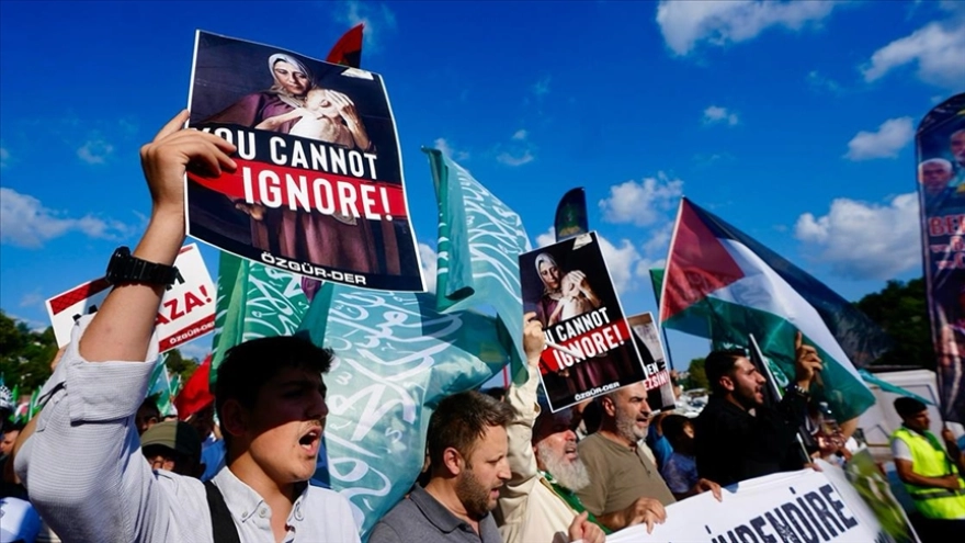 İsrail'in Filistin'e Yönelik Saldırıları, ABD'nin İstanbul Başkonsolosluğu Önünde Protesto Edildi