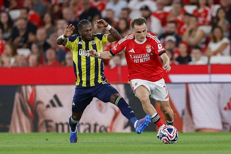 Fenerbahçe'de yıldız oyuncu ayrılıyor: Sürpriz veda kararı