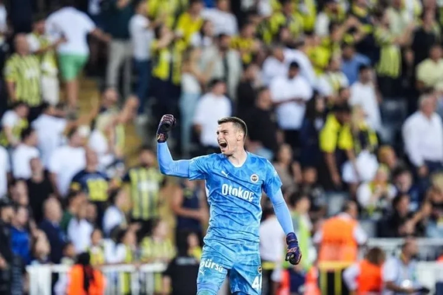 Fenerbahçe'de yıldız oyuncu ayrılıyor: Sürpriz veda kararı