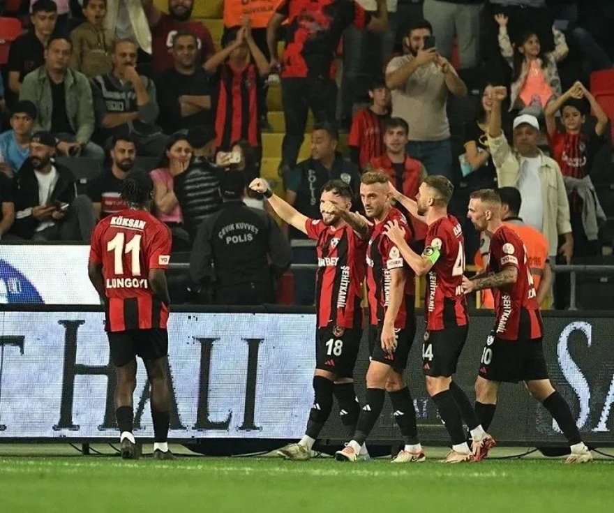 2024-2025 Süper Lig sezonunda en çok penaltı kullanan takımlar açıklandı. Üç takım zirveyi paylaşıyor.