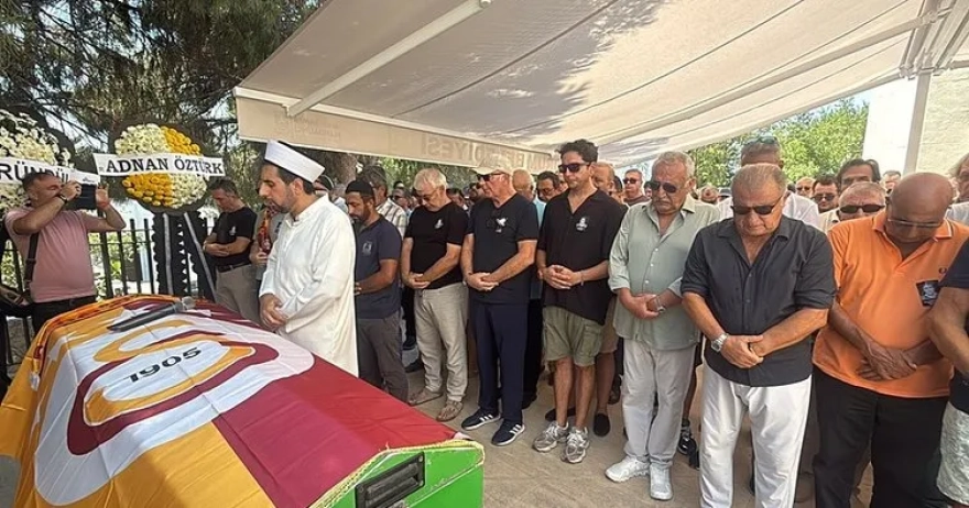 Spor basınının efsanevi ismi Ümit Aktan, son yolculuğuna uğurlandı.