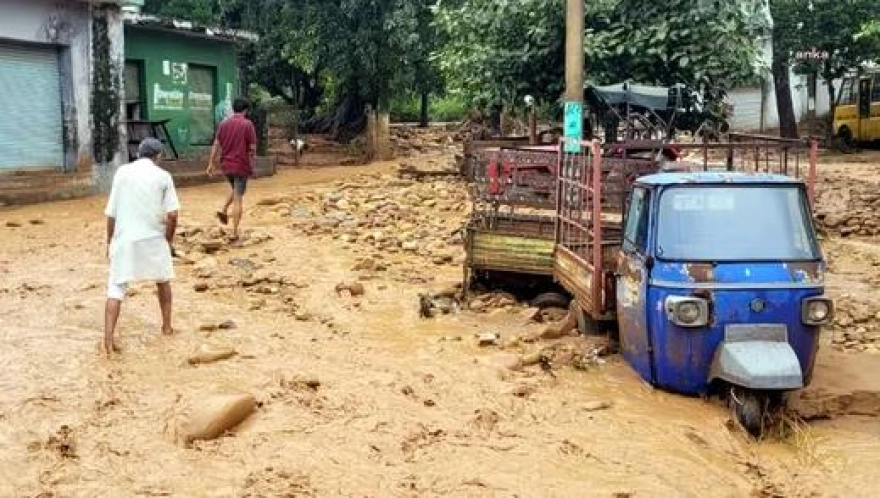 Hindistan'da Yağışların Yol Açtığı Sel ve Heyelanlarda 7 Kişi Hayatını Kaybetti